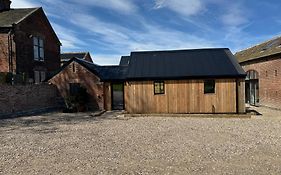 The Stables, Modern 2 Bed, 4 Person, Rural Barn Conversion With Great Access